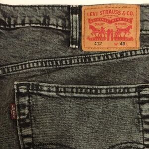 Levi’s 412 shorts 41w (elasticized) green wash